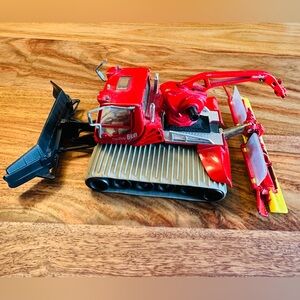 Siku Diecast Snow Groomer 1/50 Pisten Bully 600 Toy Vehicle Adjustable plow